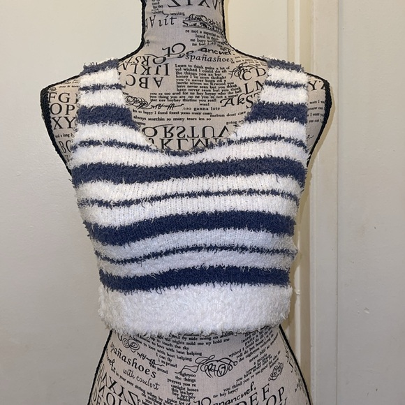 POL Tops - NWOT POL White and Blue Sleeveless Crop Tank Top